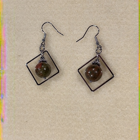 22140 Unakite (Green) Earrings - Picture 4 of 6